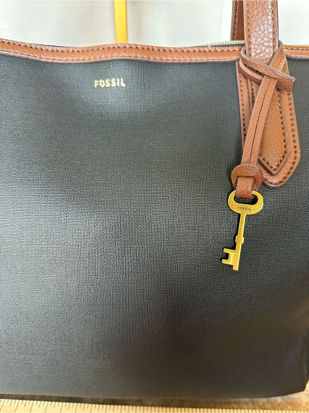 Fossil Black Tote Bag Brown Trim Key Charm Large Shoulder Handbag Classic Purse - Picture 4 of 15